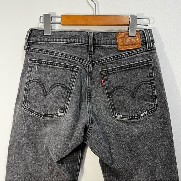 Levi's Wedgie Straight Leg Fray Raw Hem Distressed High Waist Button Fly Jeans - Picture 11 of 15